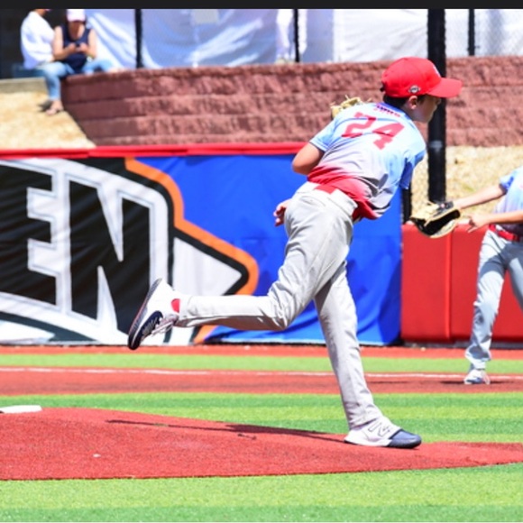 Meet your Posher, Barbara. - Picture 5 of 13